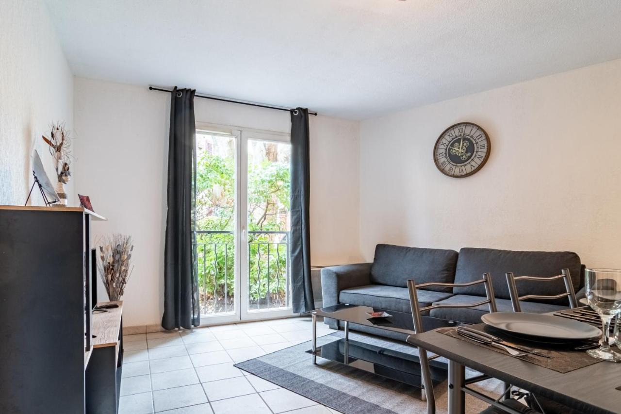 Le Laury Apartment Le Luc Exterior photo